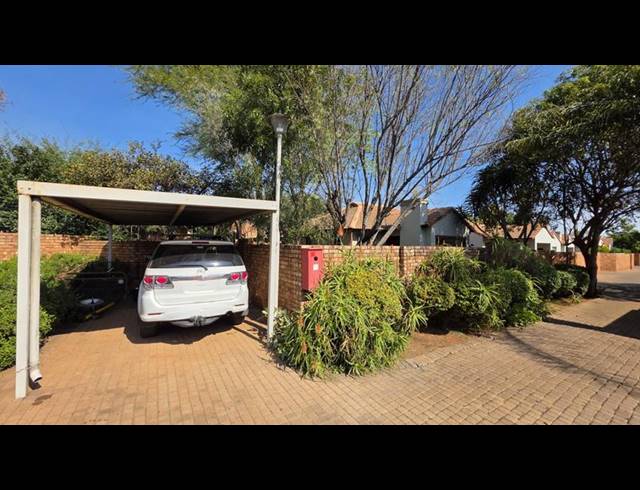 2 BEDROOM TOWNHOUSE FOR SALE IN MONTANA TUINE
